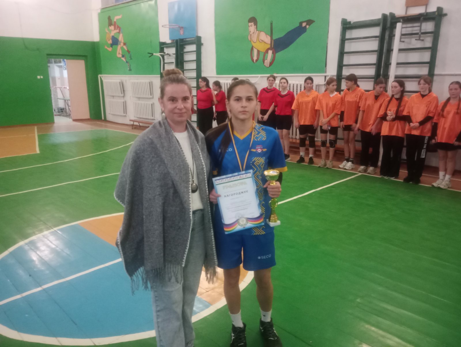 Пліч-о-пліч: змагання з баскетболу серед дівчат 9-11 класів