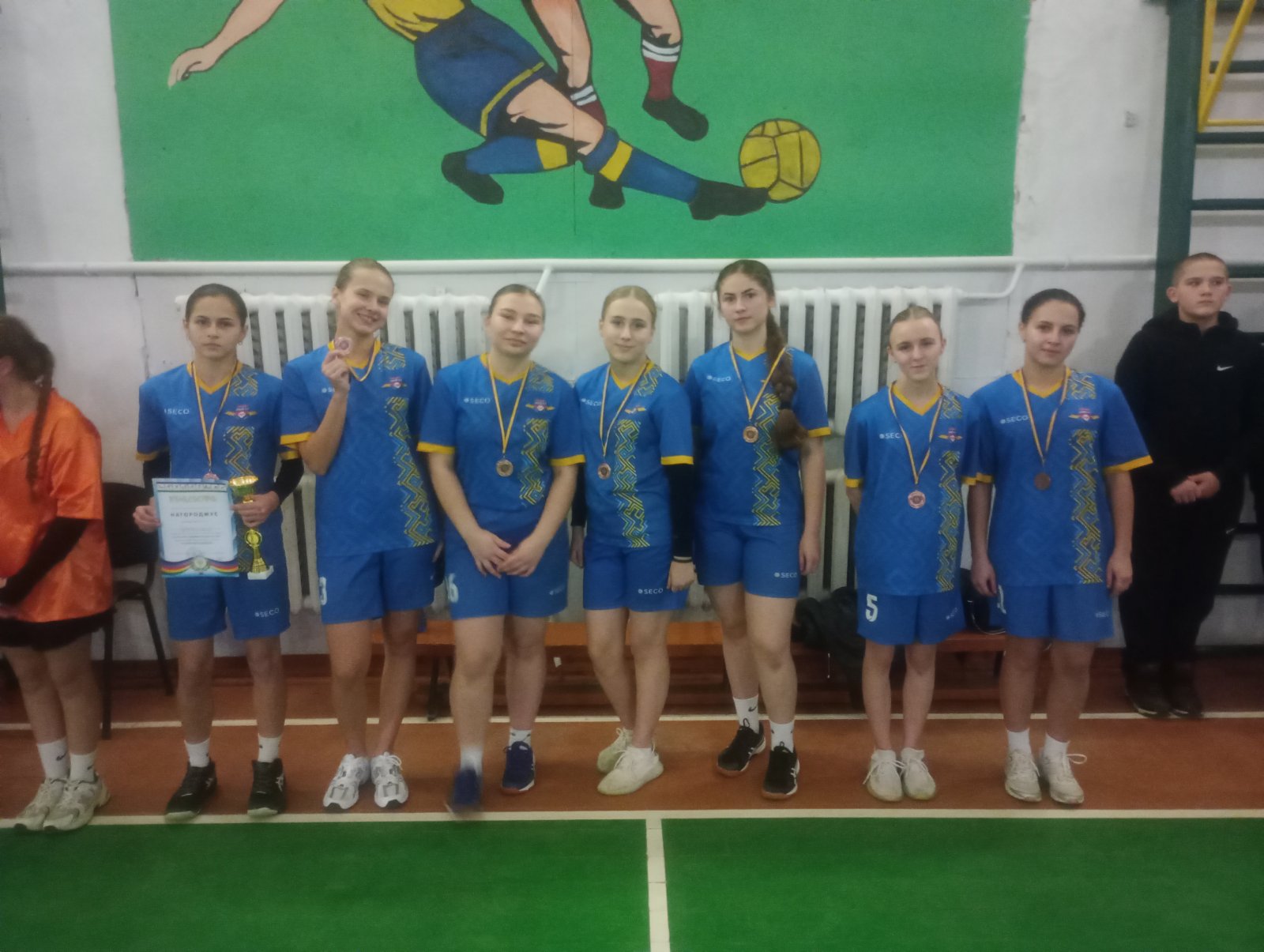 Пліч-о-пліч: змагання з баскетболу серед дівчат 9-11 класів